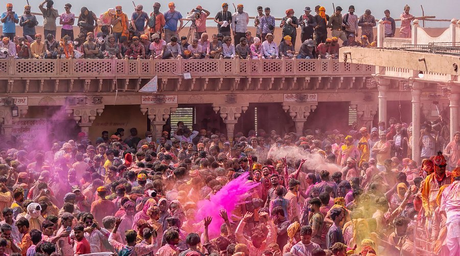 Holi packages in Mathura Vrindavan